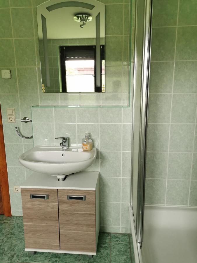 Monteur- Und Ferienwohnung In Hainichen - Obergeschoss Oder Dachgeschoss - Familie Weber Bockendorf ภายนอก รูปภาพ