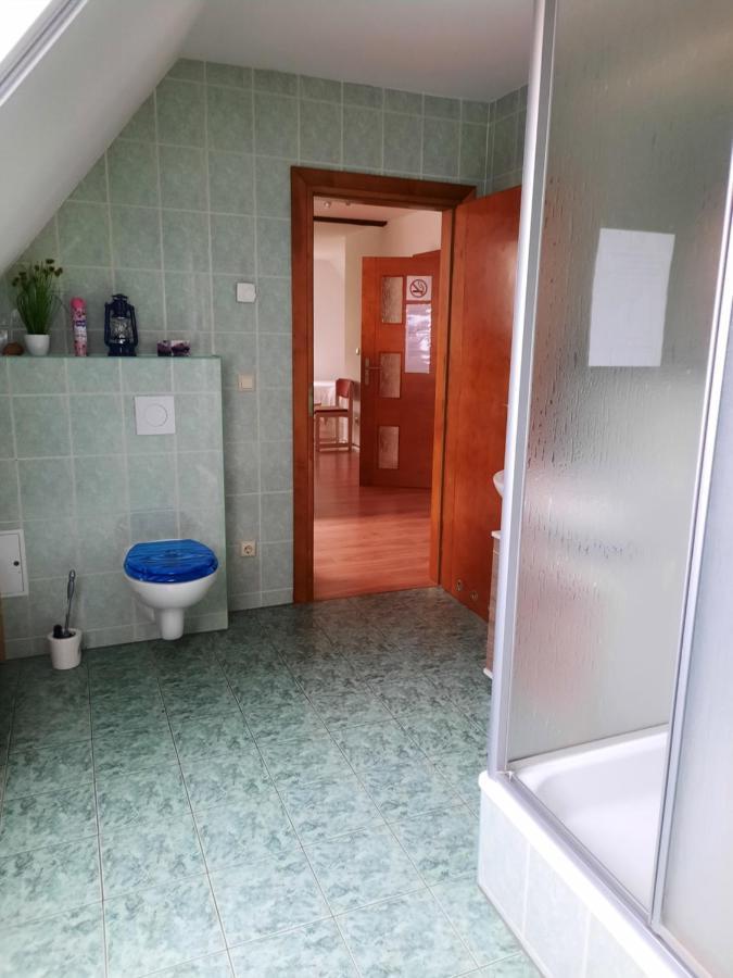 Monteur- Und Ferienwohnung In Hainichen - Obergeschoss Oder Dachgeschoss - Familie Weber Bockendorf ภายนอก รูปภาพ