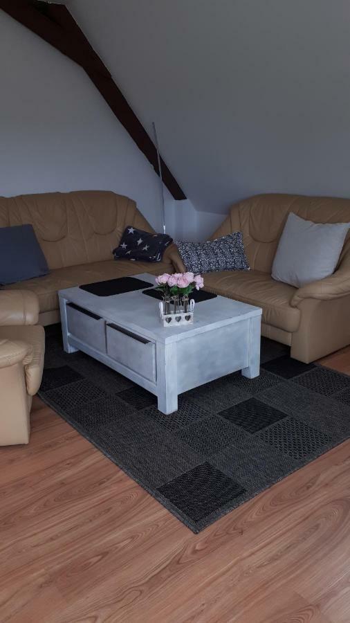 Monteur- Und Ferienwohnung In Hainichen - Obergeschoss Oder Dachgeschoss - Familie Weber Bockendorf ภายนอก รูปภาพ